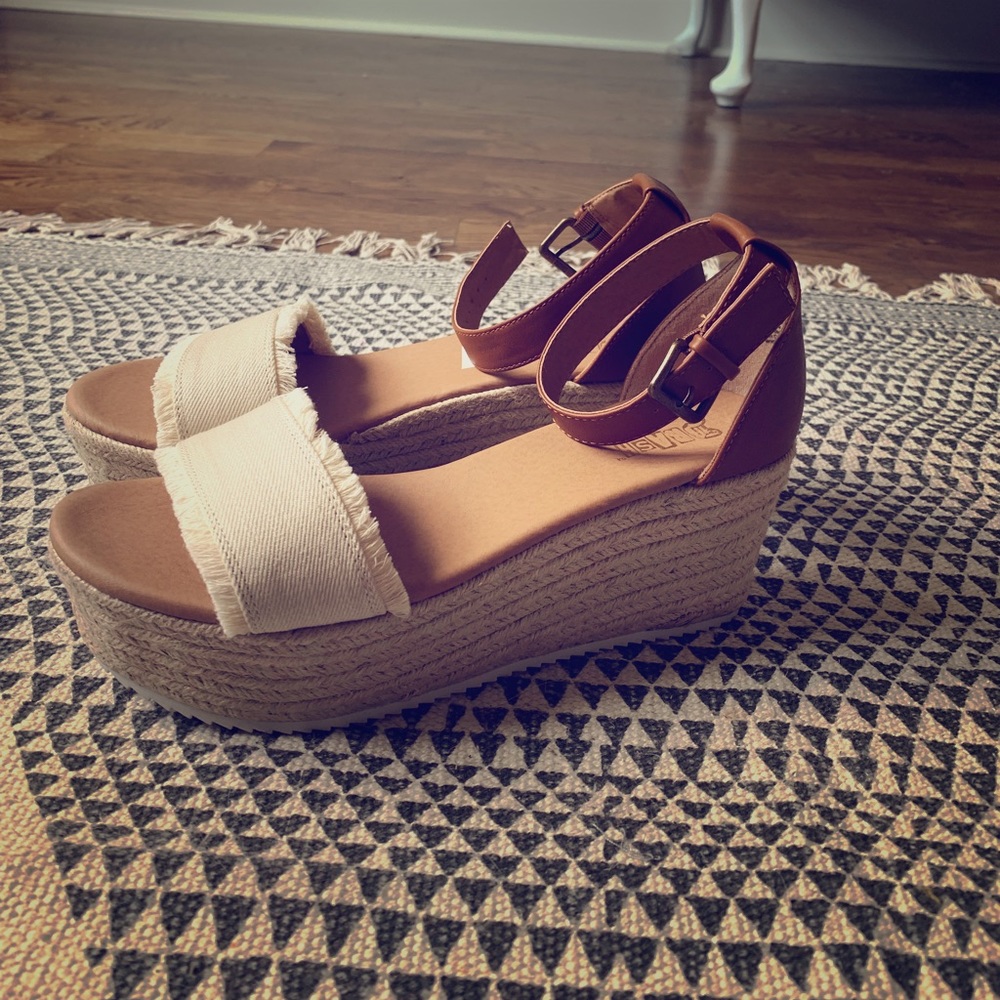 Cream and Brown Platform Sandals size 8.5